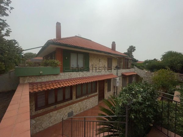 casa indipendente in vendita a Palermo in zona Tommaso Natale