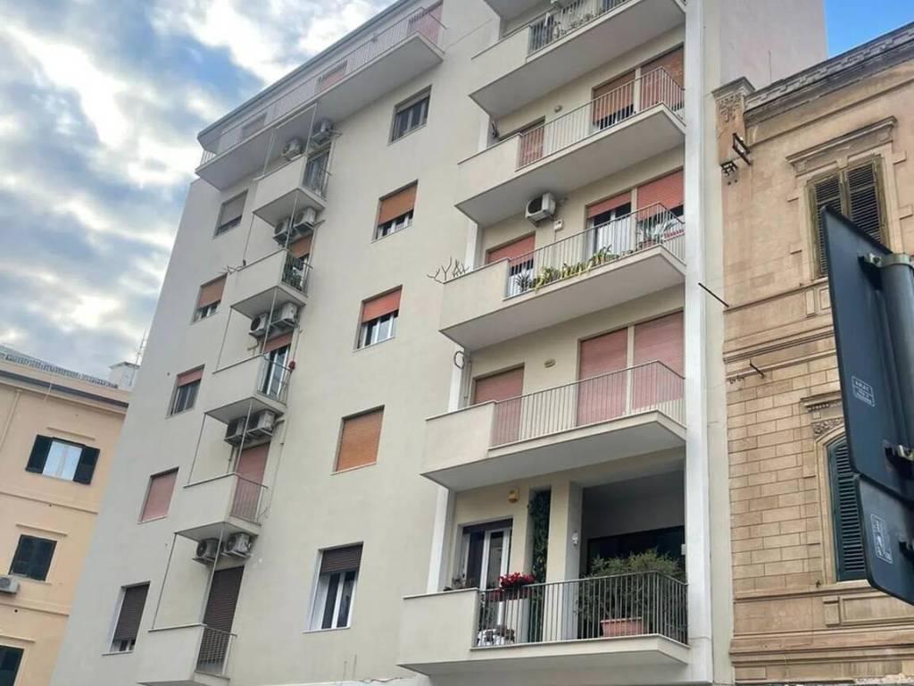 appartamento in vendita a Palermo in zona Politeama