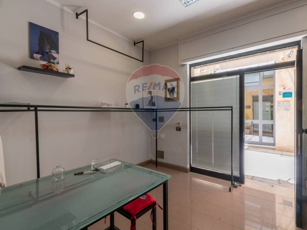 locale commerciale in vendita a Palermo
