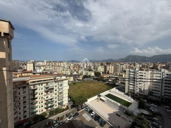 appartamento in vendita a Palermo in zona Malaspina/Palagonia