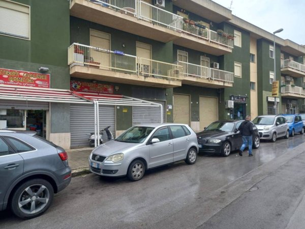 negozio in vendita a Palermo in zona Cruillas