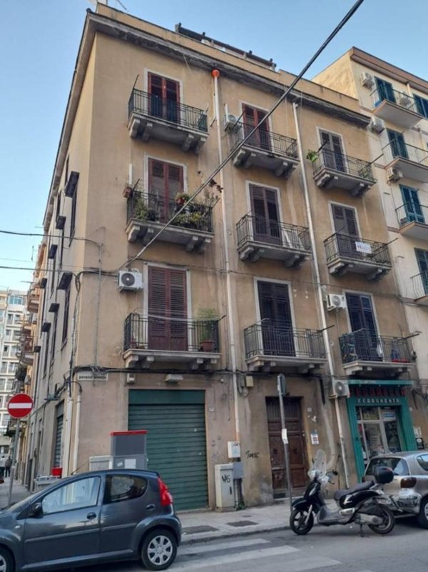 appartamento in vendita a Palermo in zona Zisa