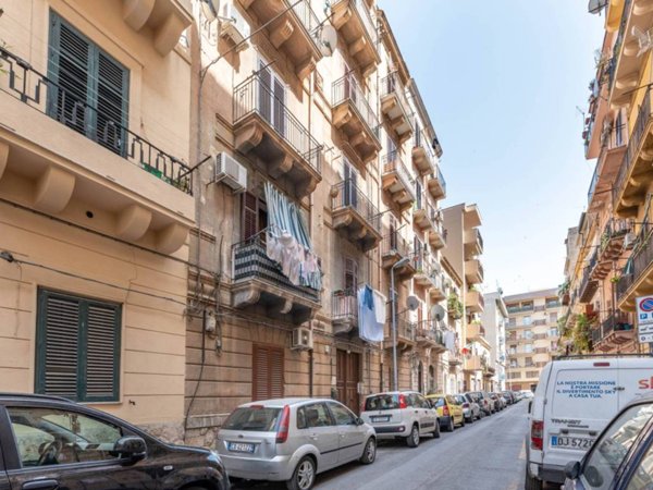 appartamento in vendita a Palermo in zona Zisa