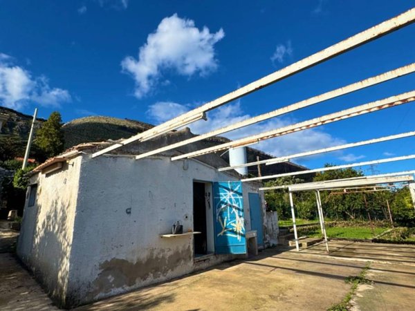 locale di sgombero in vendita a Palermo in zona Tommaso Natale