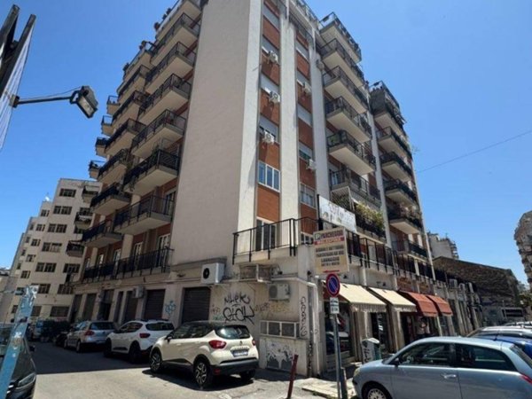 appartamento in vendita a Palermo in zona Malaspina/Palagonia