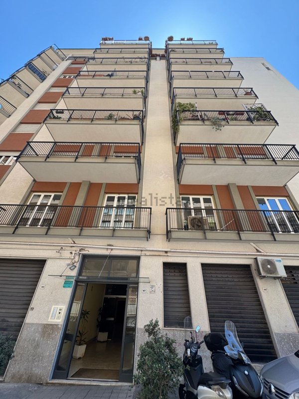 appartamento in vendita a Palermo in zona Malaspina/Palagonia