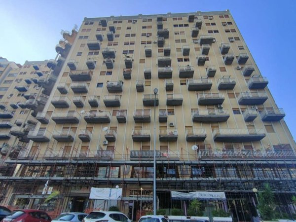 appartamento in vendita a Palermo in zona Malaspina/Palagonia