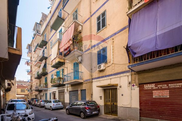 appartamento in vendita a Palermo in zona Malaspina/Palagonia