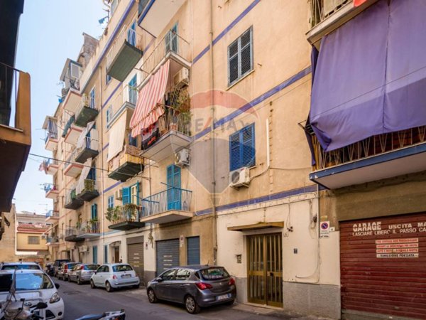 appartamento in vendita a Palermo in zona Malaspina/Palagonia