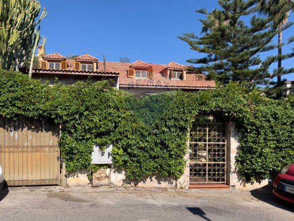 casa indipendente in vendita a Palermo in zona Passo di Rigano
