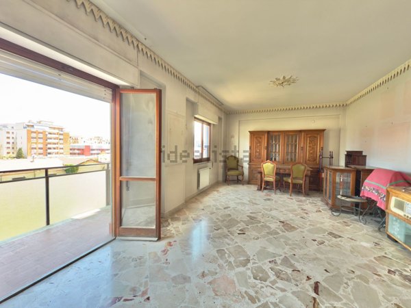 appartamento in vendita a Palermo in zona Malaspina/Palagonia