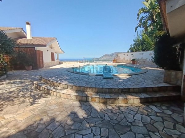 casa indipendente in vendita a Palermo