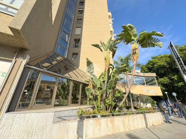 appartamento in vendita a Palermo in zona Zisa