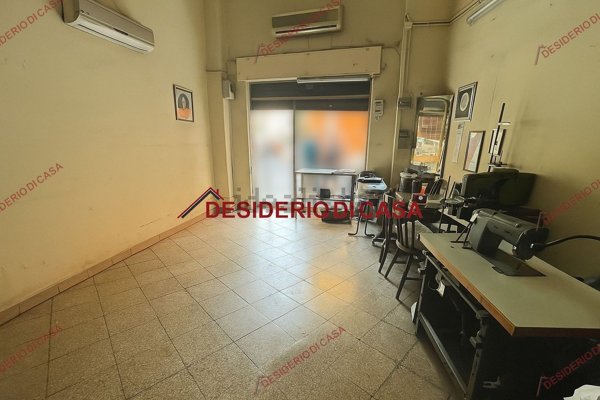 locale commerciale in vendita a Palermo in zona Libertà