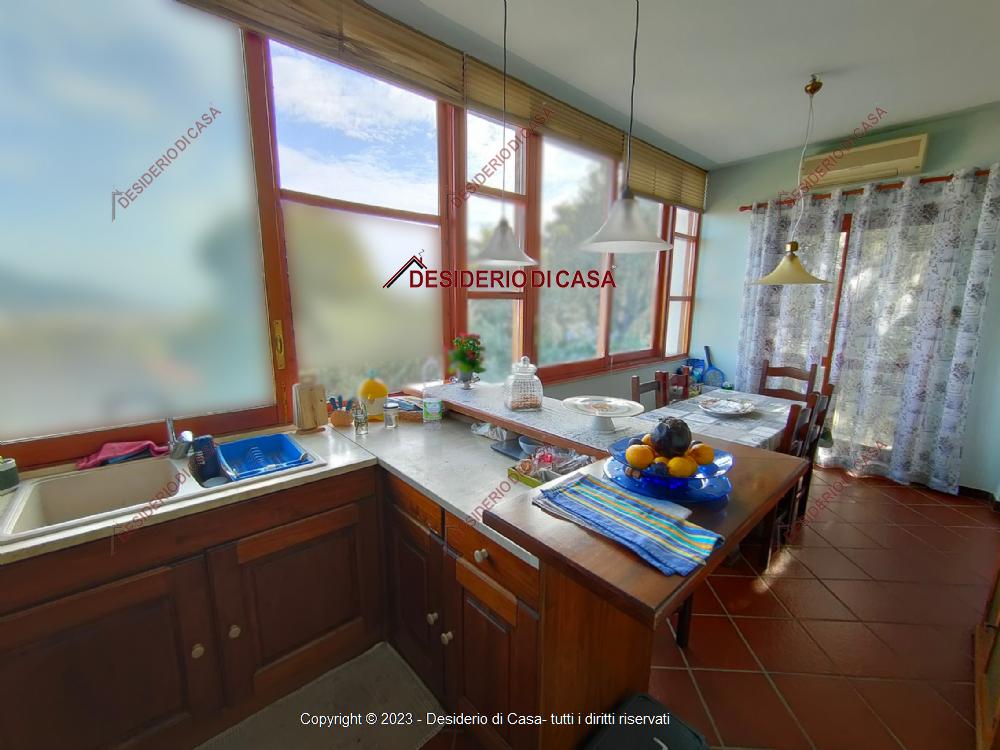 casa indipendente in vendita a Palermo in zona Libertà