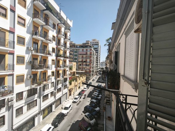 casa indipendente in vendita a Palermo in zona Politeama