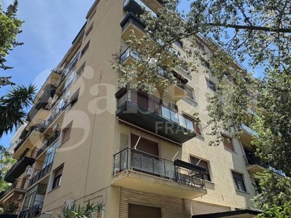 appartamento in vendita a Palermo in zona Politeama