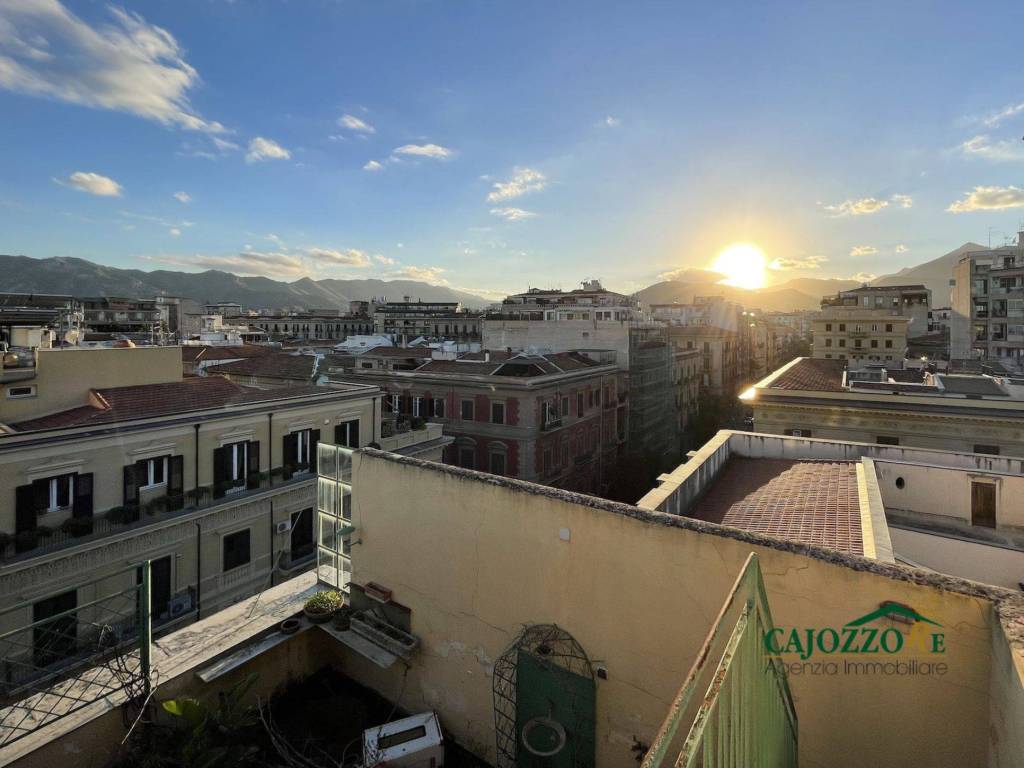 appartamento in vendita a Palermo in zona Politeama