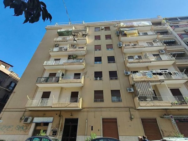 appartamento in vendita a Palermo in zona Malaspina/Palagonia