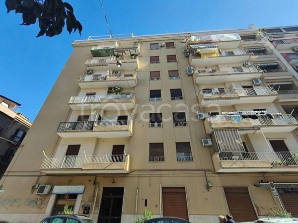 appartamento in vendita a Palermo in zona Malaspina/Palagonia