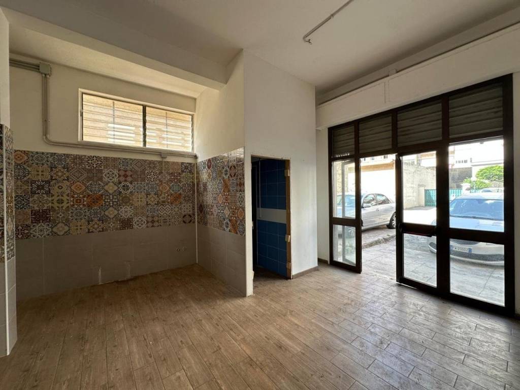 negozio in vendita a Palermo in zona Resuttana
