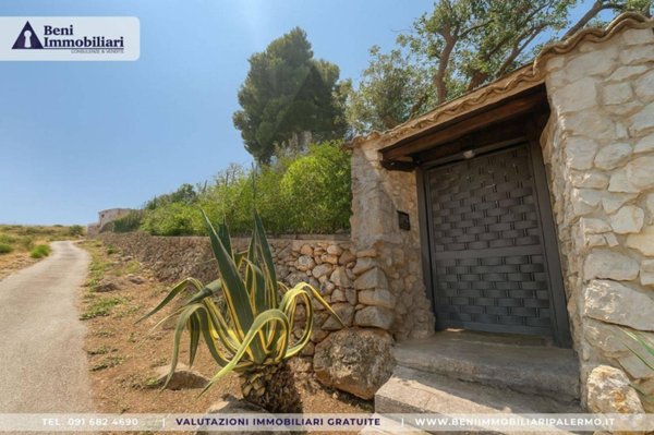 casa indipendente in vendita a Palermo in zona Mezzomonreale