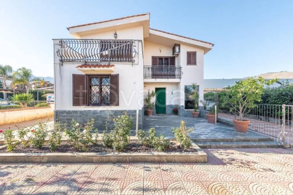 casa indipendente in vendita a Palermo in zona Centro storico