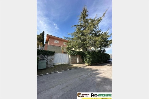 casa indipendente in vendita a Palermo