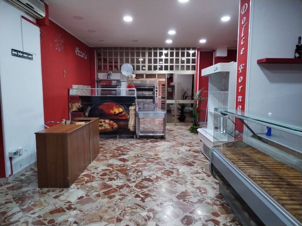 negozio in vendita a Palermo in zona Acqua dei Corsari