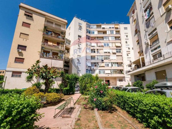 appartamento in vendita a Palermo in zona Zisa