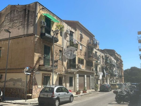 appartamento in vendita a Palermo in zona Zisa