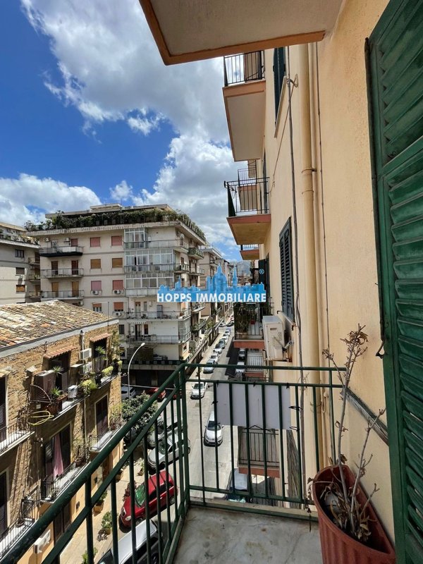appartamento in vendita a Palermo in zona Zisa