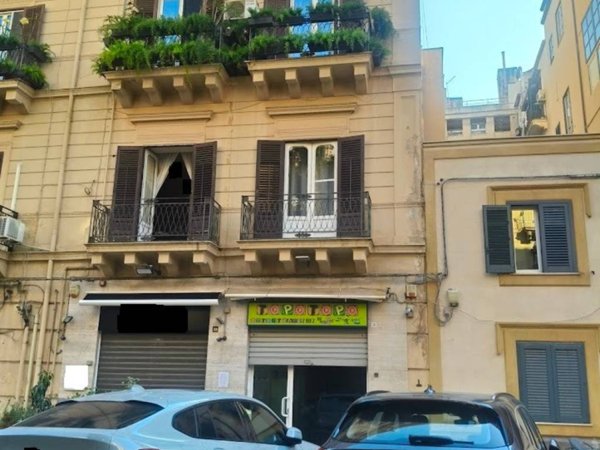 negozio in vendita a Palermo in zona Politeama