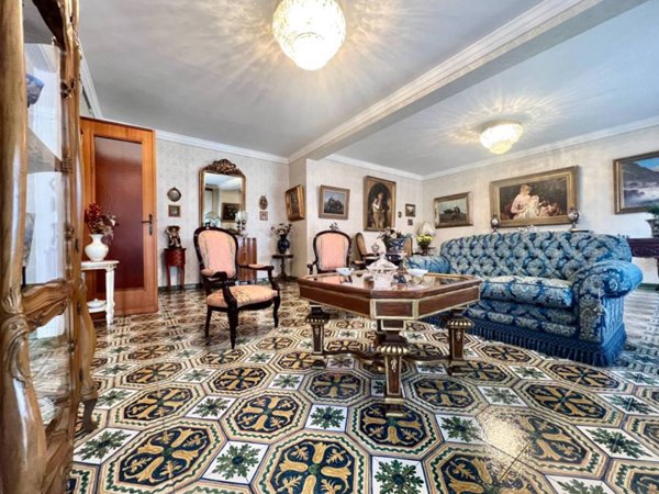 appartamento in vendita a Palermo in zona Malaspina/Palagonia