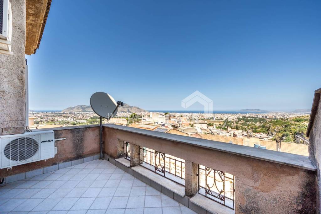 appartamento in vendita a Palermo in zona Baida