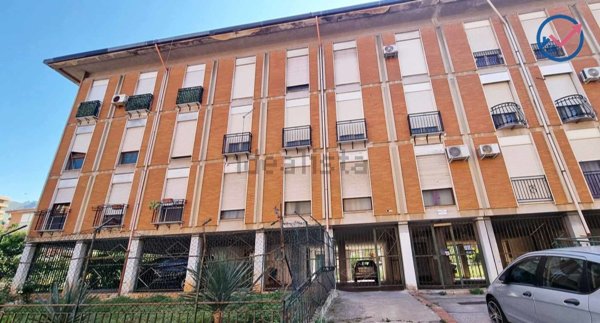 appartamento in vendita a Palermo in zona Montegrappa / Santa Rosalia