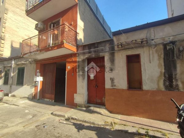appartamento in vendita a Palermo in zona Zisa