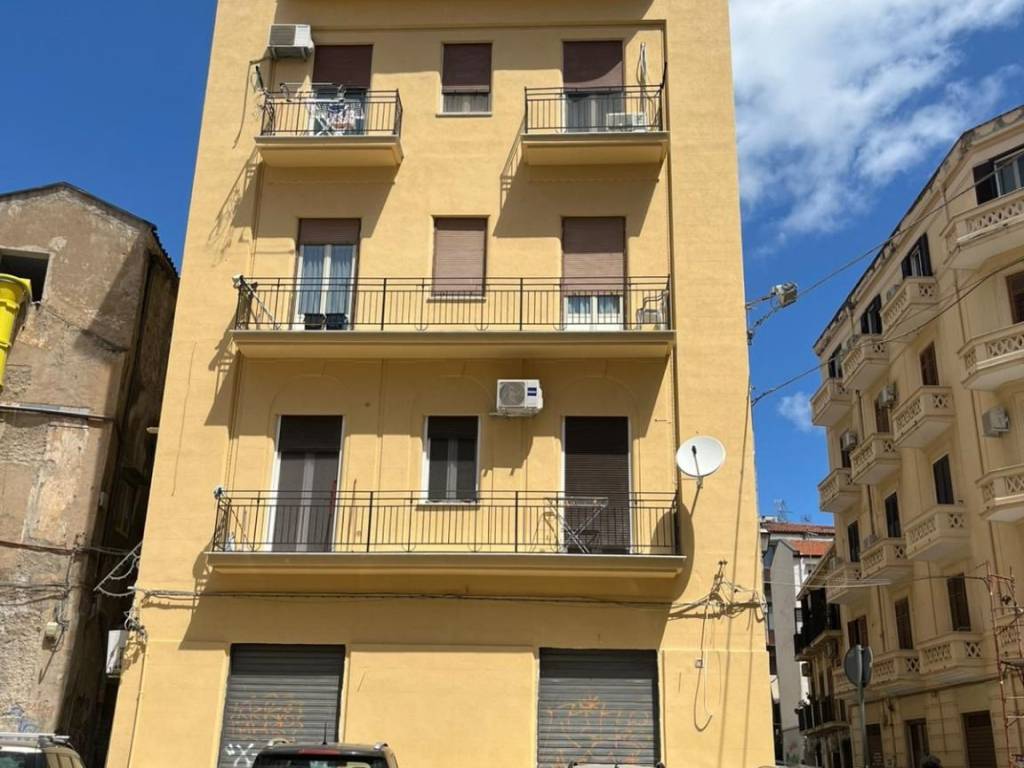 locale commerciale in vendita a Palermo in zona Centro storico
