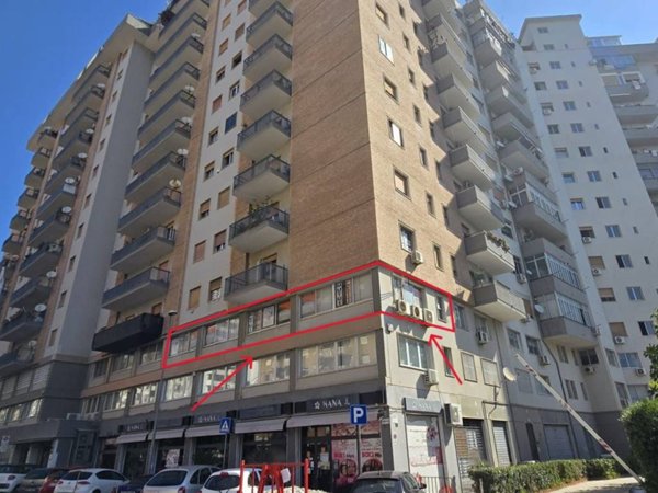 ufficio in vendita a Palermo in zona Politeama