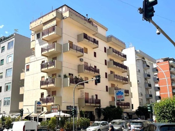 appartamento in vendita a Palermo in zona Politeama