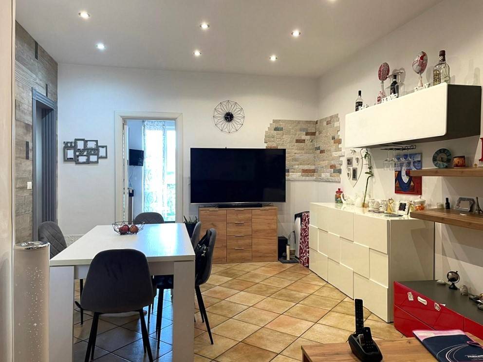 appartamento in vendita a Palermo in zona Malaspina/Palagonia