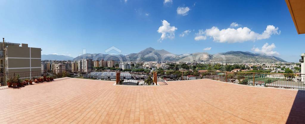 appartamento in vendita a Palermo in zona Malaspina/Palagonia