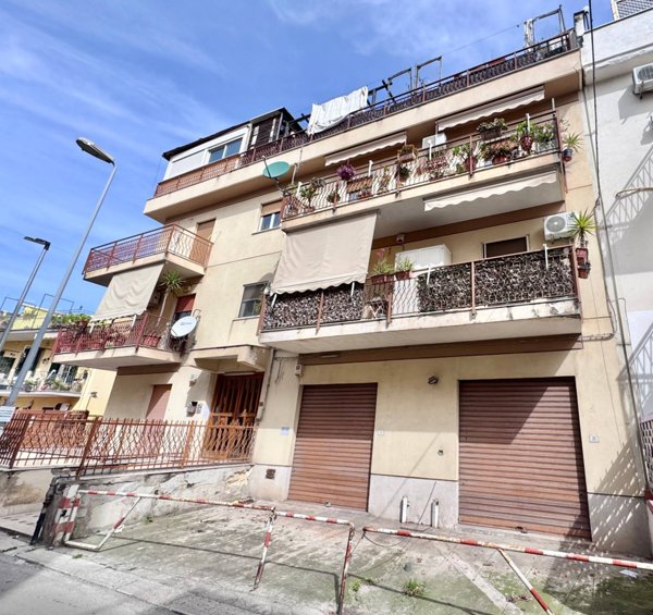 ufficio in vendita a Palermo in zona Cruillas