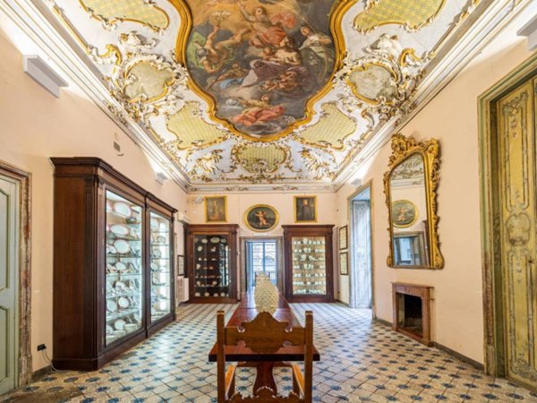 intera palazzina in vendita a Palermo in zona Centro storico