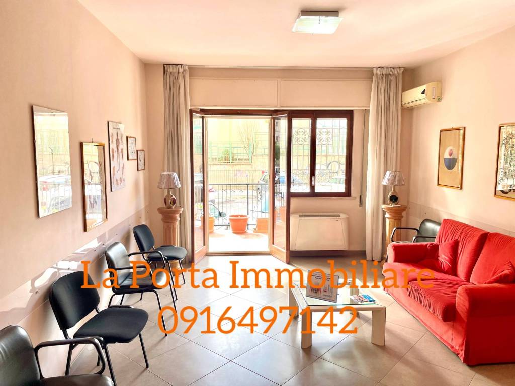 appartamento in vendita a Palermo in zona Montegrappa / Santa Rosalia