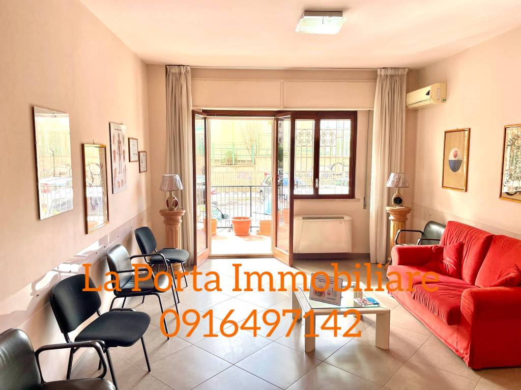 appartamento in vendita a Palermo in zona Montegrappa / Santa Rosalia