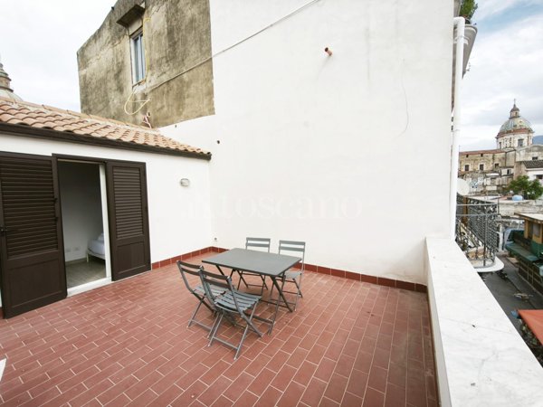 casa indipendente in vendita a Palermo in zona Centro storico