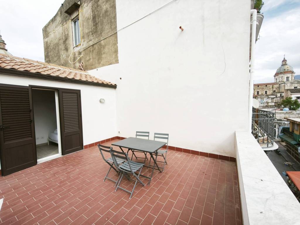 casa indipendente in vendita a Palermo in zona Centro storico