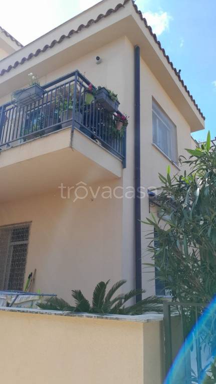 casa indipendente in vendita a Palermo in zona Partanna