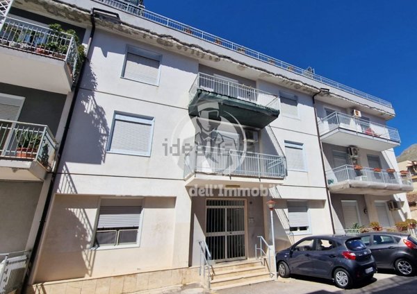 appartamento in vendita a Palermo in zona Partanna